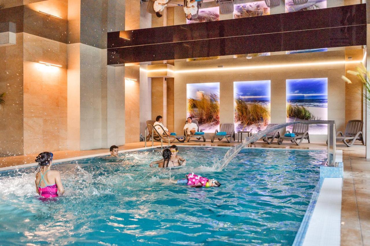 Apartamenty Sun & Snow Kolobrzeg Resorts Z Basenem Exteriör bild